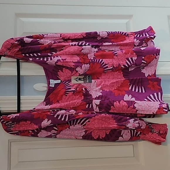 sofia by sofia vergara Tops - Sofia Vergara Bustier Floral Peasant Top 3X